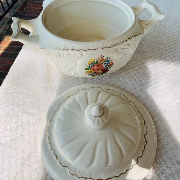 Vintage 1940s soup tureen serving dish with lid - Picture 2 of 12